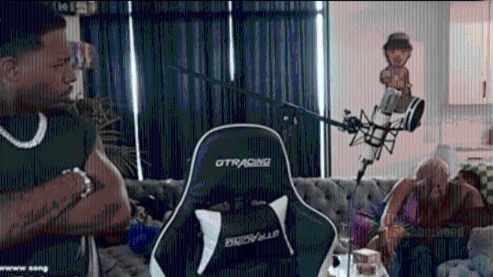 Bobby V And Mia Thornton Share Intense Kiss On Deshae Frost's Stream