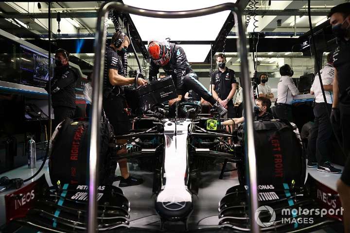 Mercedes made "minor" car changes to help Russell fit better