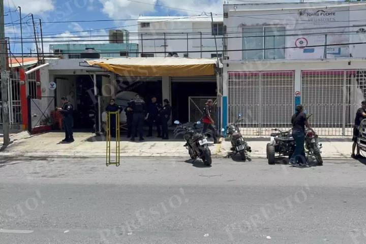 Sujetos armados disparan contra fachada de un taller de motos en Cancún