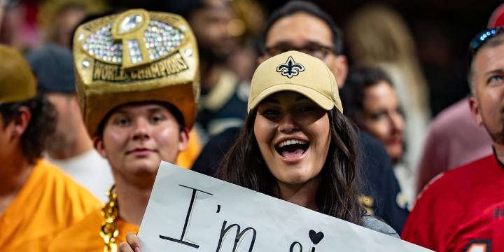 Survey: Saints fans become more romantic following a win