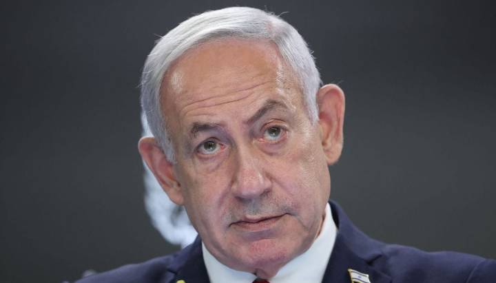 Netanyahu dice que "autorizará" a palestinos salir de Gaza