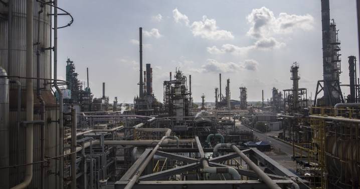 Sindicato de Ecopetrol le reprocha a Petro su “negacionismo” ante la necesidad de más petróleo