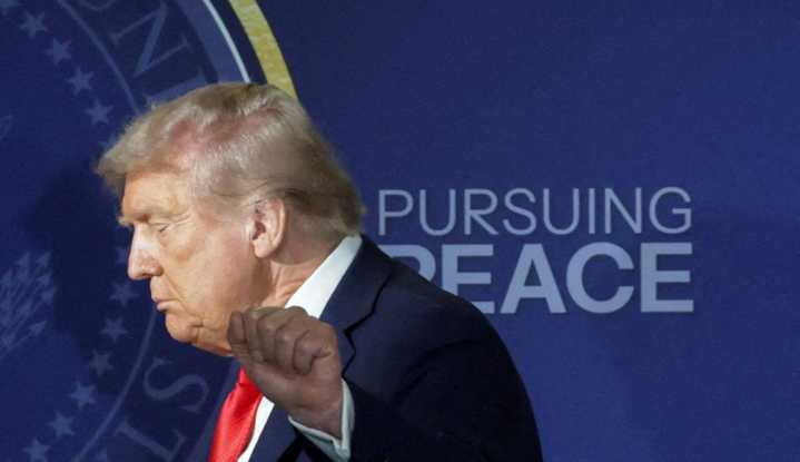 'Made me laugh': Ex-CIA director says Putin has 'stronger hand' during Trump meeting