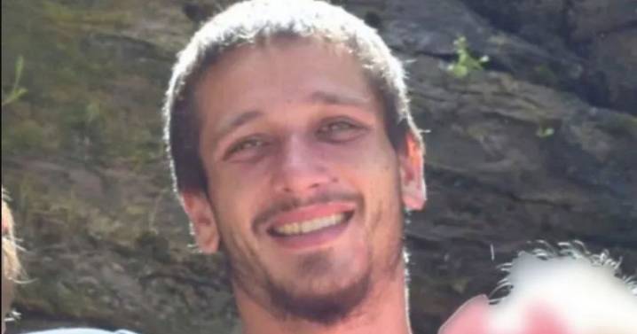 'Devoted' father dies in front of his children in tragic Muriwai Beach accident