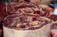 El asado con hueso en el mercado neuquino: precios de hasta $9.000 el kilo tras la apertura sanitaria