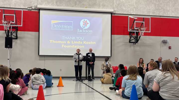 New year means new principals, phone policy for DMPS students
