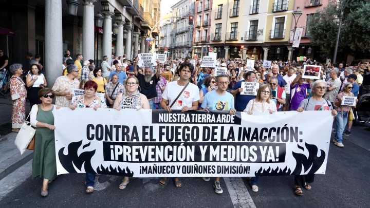 Cientos de personas exigen en Valladolid "cambios urgentes" en las políticas forestales tras la ola de incendios