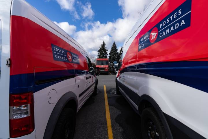 After unionized Canada Post workers reject 'final offers,' what happens next?