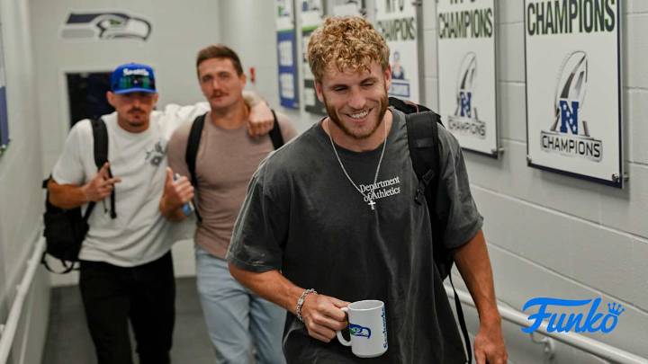PHOTOS: Seahawks Arrive For The Preseason Week 1 Matchup vs. The Las Vegas Raiders At Lumen Field