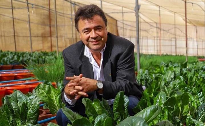 “Renunció” ministro de Agricultura Esteban Valenzuela