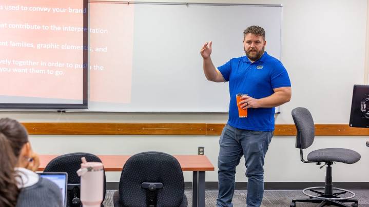 How new UF course will double as partnership with NIL arm, Florida Victorious