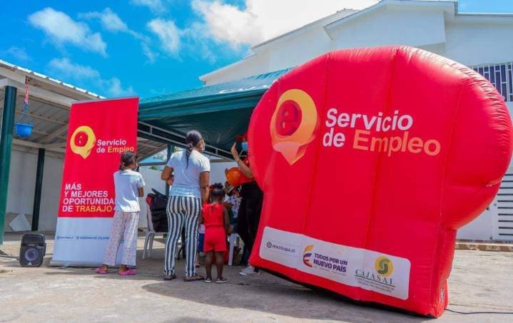 Entrevistas presenciales en la agencia de empleo CAJASAI