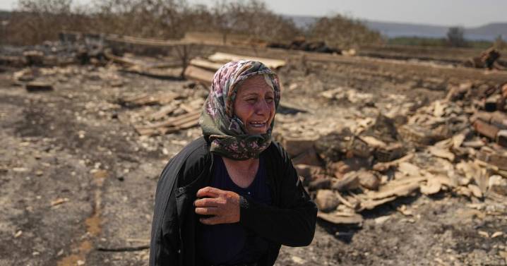 Partes de Europa arden mientras millones enfrentan un calor récord