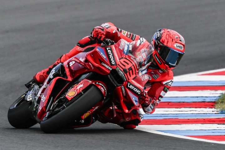 Nueva victoria al esprint de Marc Márquez