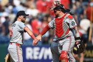 Twins catcher Christian Vázquez hospitalized with infection