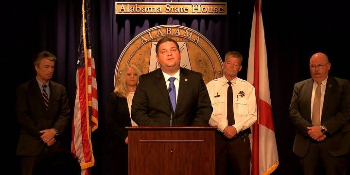 2 Alabama lawmakers push for death penalty against child rapists for certain sex