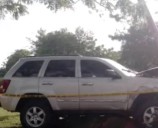 Camioneta chocó contra un árbol en Ciudad Bolívar