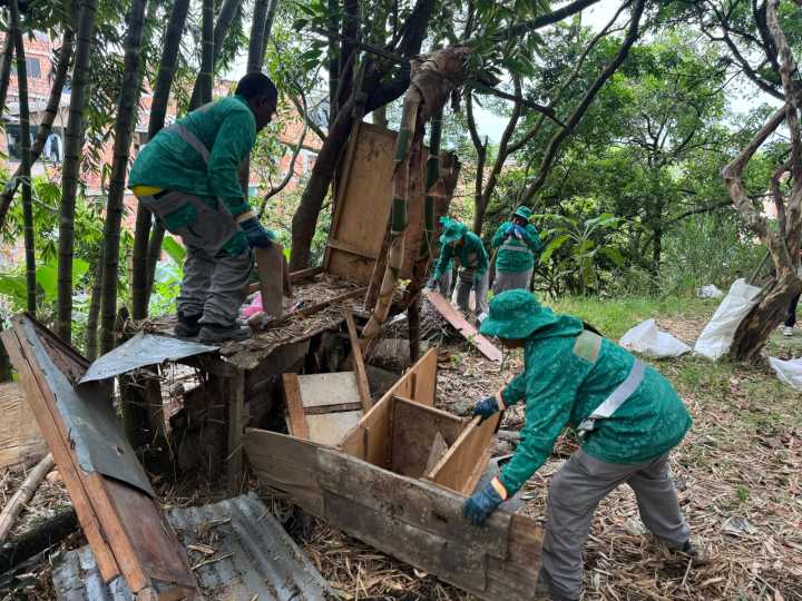 Algunos riesgos de arrojar residuos a las quebradas