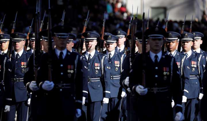 La Fuerza Aérea de EE.UU. negará la pensión a militares transgénero retirados