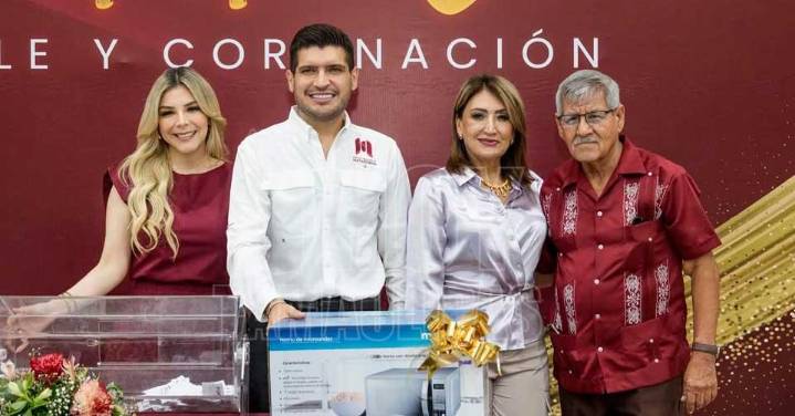 Celebra DIF Matamoros a los adultos mayores con Baile de Coronación