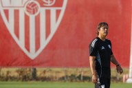"No hay excusas". El desafío de Almeyda en Sevilla: Lamela confirmado, solo 12 jugadores disponibles y... el "colesterol alto"