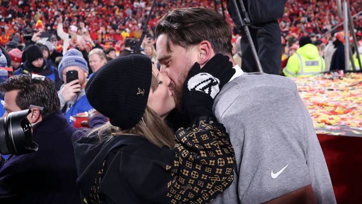 Travis Kelce's dad reveals Taylor Swift proposal details