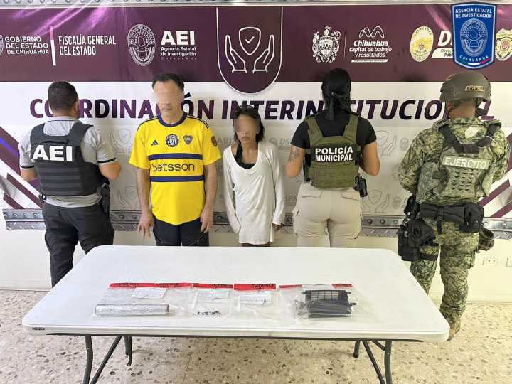 Arrestan a pareja por presunta venta de narcóticos en cateo de vivienda