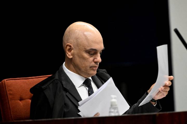 Brazilian Supreme Court justice eases Bolsonaro's house arrest to allow unrestricted family visits