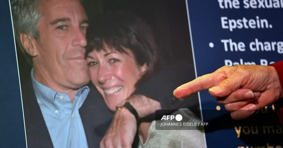 Ghislaine Maxwell niega lista de clientes de Jeffrey Epstein ante el Congreso de EE. UU.
