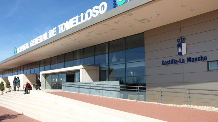 Un incendio en un restaurante de Tomelloso obliga a desalojar el local y deja dos intoxicados