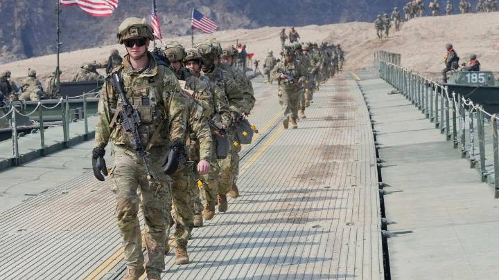Trump autoriza al Ejército a atacar cárteles de la droga fuera de EEUU