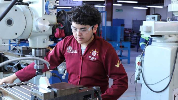 UANL impulsa formación de técnicos especializados