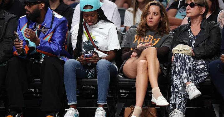 Delaware native Aubrey Plaza wears "Philly is a women's sports town" shirt at a WNBA game in Brooklyn