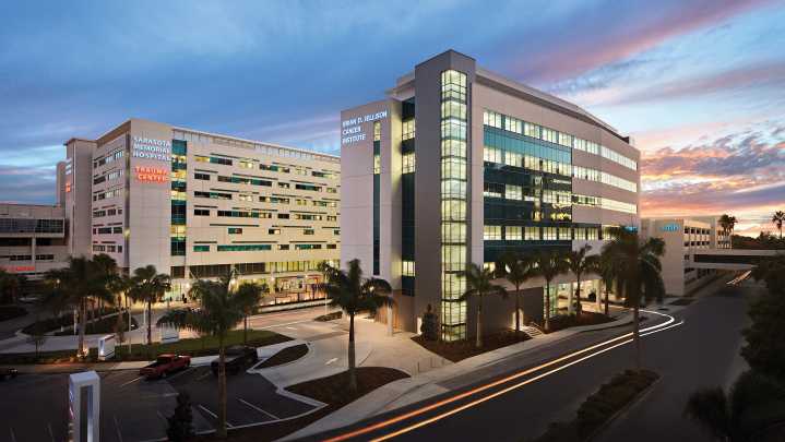 How did Sarasota Memorial Hospital fare in the latest U.S. ratings?