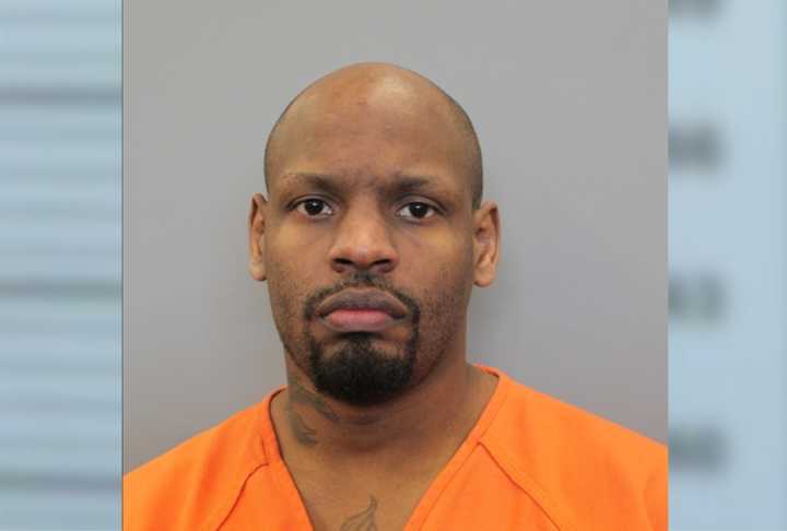 Texas Jail Frees Convicted Domestic Abuser by Mistake, Manhunt Underway
