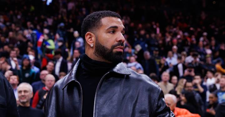Drake received Iceman jersey