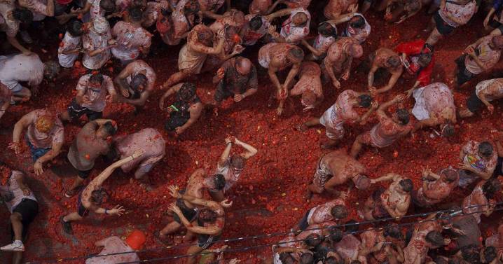 Tons of overripe tomatoes become projectiles in Spain's ‘Tomatina’ food fight