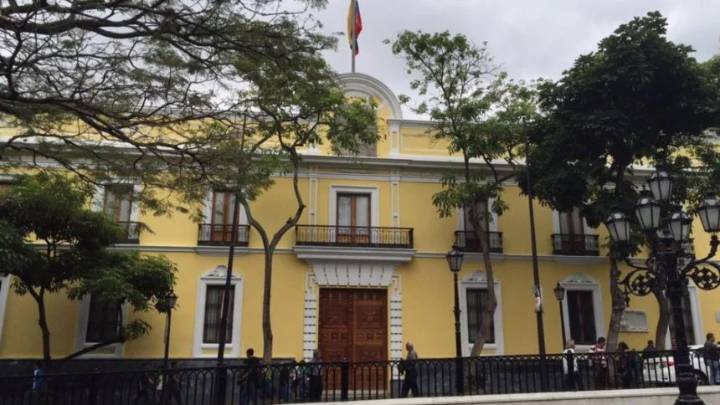 Cancillería entrega carta de protesta a Guyana por presencia de Exxon Mobil en territorio en disputa
