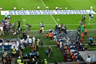 En partido de Supercopa, llama la UEFA a frenar asesinatos de niños y civiles