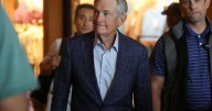 El oro se mantiene en equilibrio mientras los inversores aguardan señales decisivas de Jerome Powell en Jackson Hole