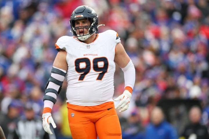 Denver Broncos sign Zach Allen for 4-years, $102 million