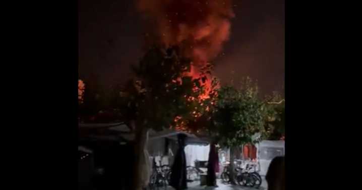 Doble incendio en un camping en El Vendrell: desalojan a casi 2.000 personas