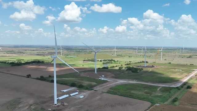 Man killed after falling 80 feet from wind turbine in Oklahoma