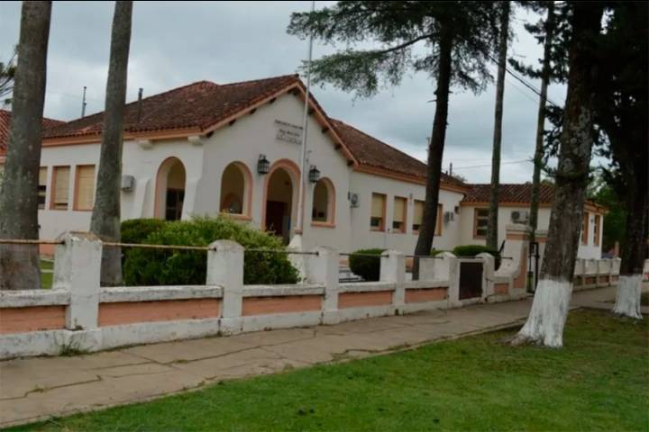 Cesantearon a empleado de Salud que no trabajó durante nueve años y cobraba sueldo y jubilación