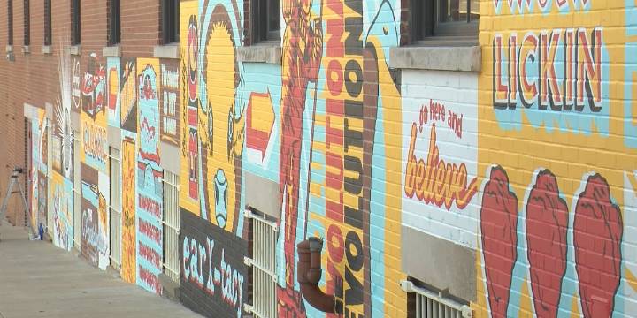 Frazier History Museum unveils new mural