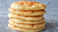 Prepará pan nube en casa: la receta sin harina, con solo 4 ingredientes y lista en la freidora de aire en pocos minutos