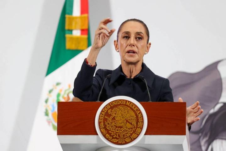 Adelanta Sheinbaum que habrá ‘bailongo’ para las fiestas patrias
