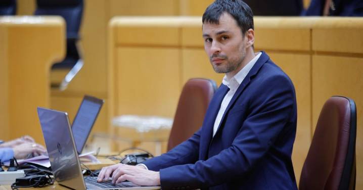 El almeriense que ha hecho historia en el Senado (sin ser senador)