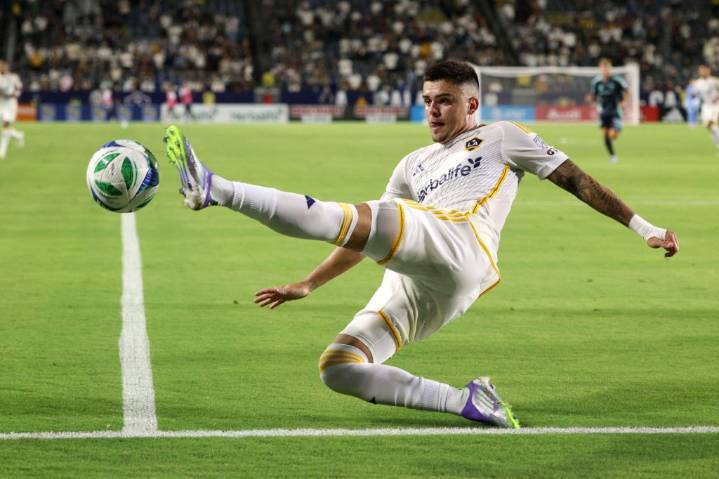 Galaxy routed at home by Sounders