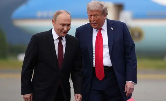 Trump y Putin juntos en Alaska